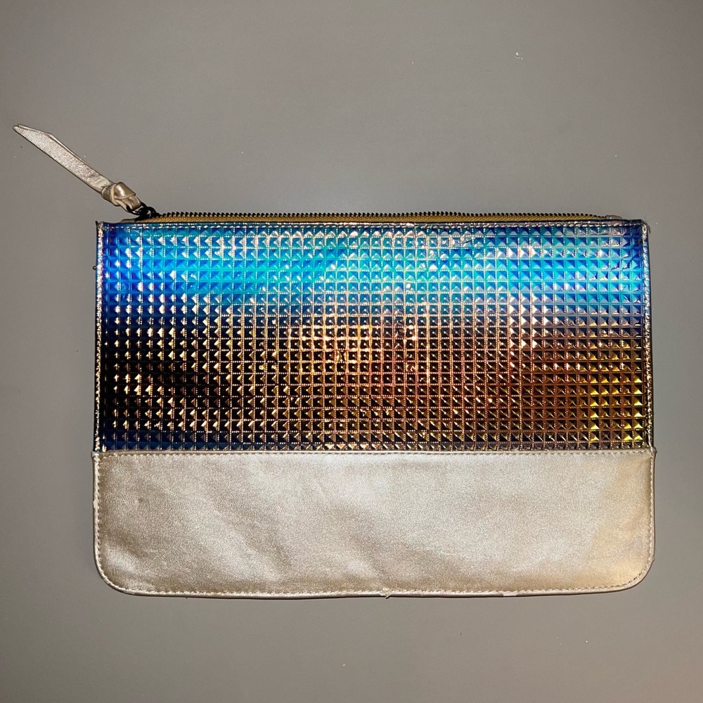 Nila Anthony Off White Lambskin Clutch Holographic Bicolor Gold Rainbow 3D Top